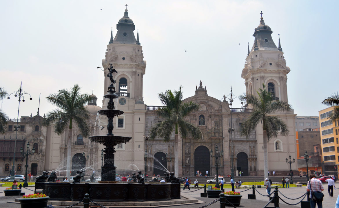 Lima-Plaza-de-Armas-Peru-Blog-Gira-Mundo