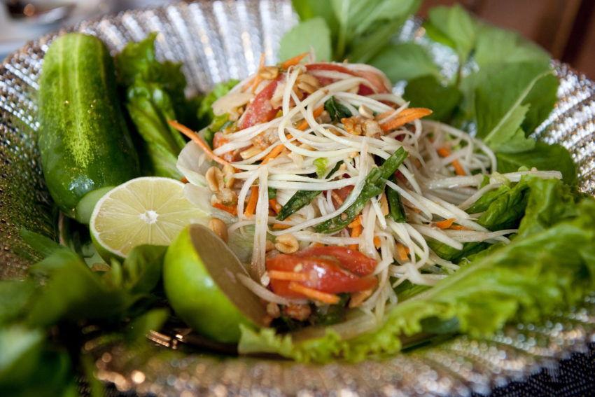 green-papaya-salad-culinaria-sudeste-asiatico-blog-gira-mundo